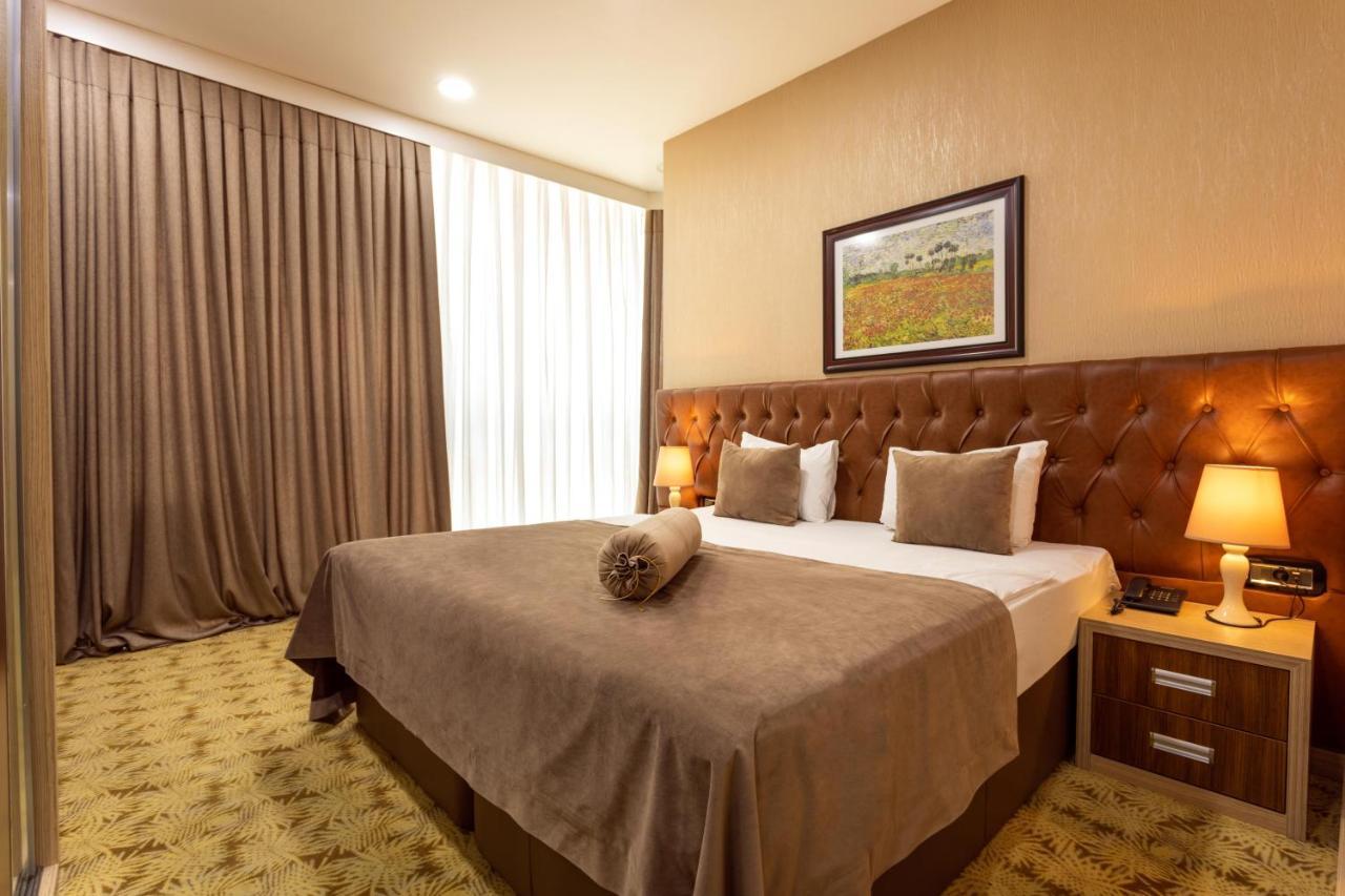 West Shine Hotel Baky Esterno foto