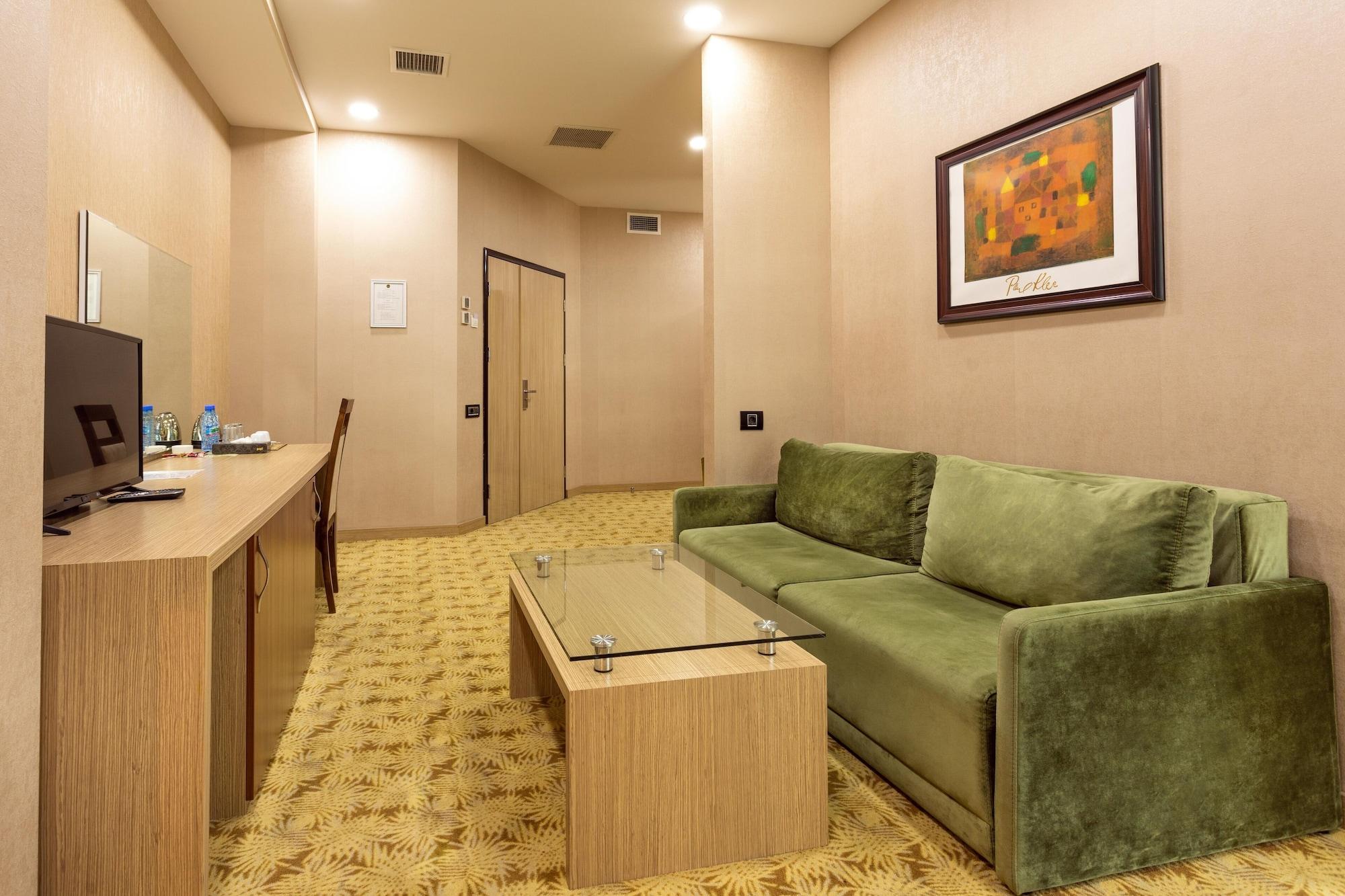 West Shine Hotel Baky Esterno foto