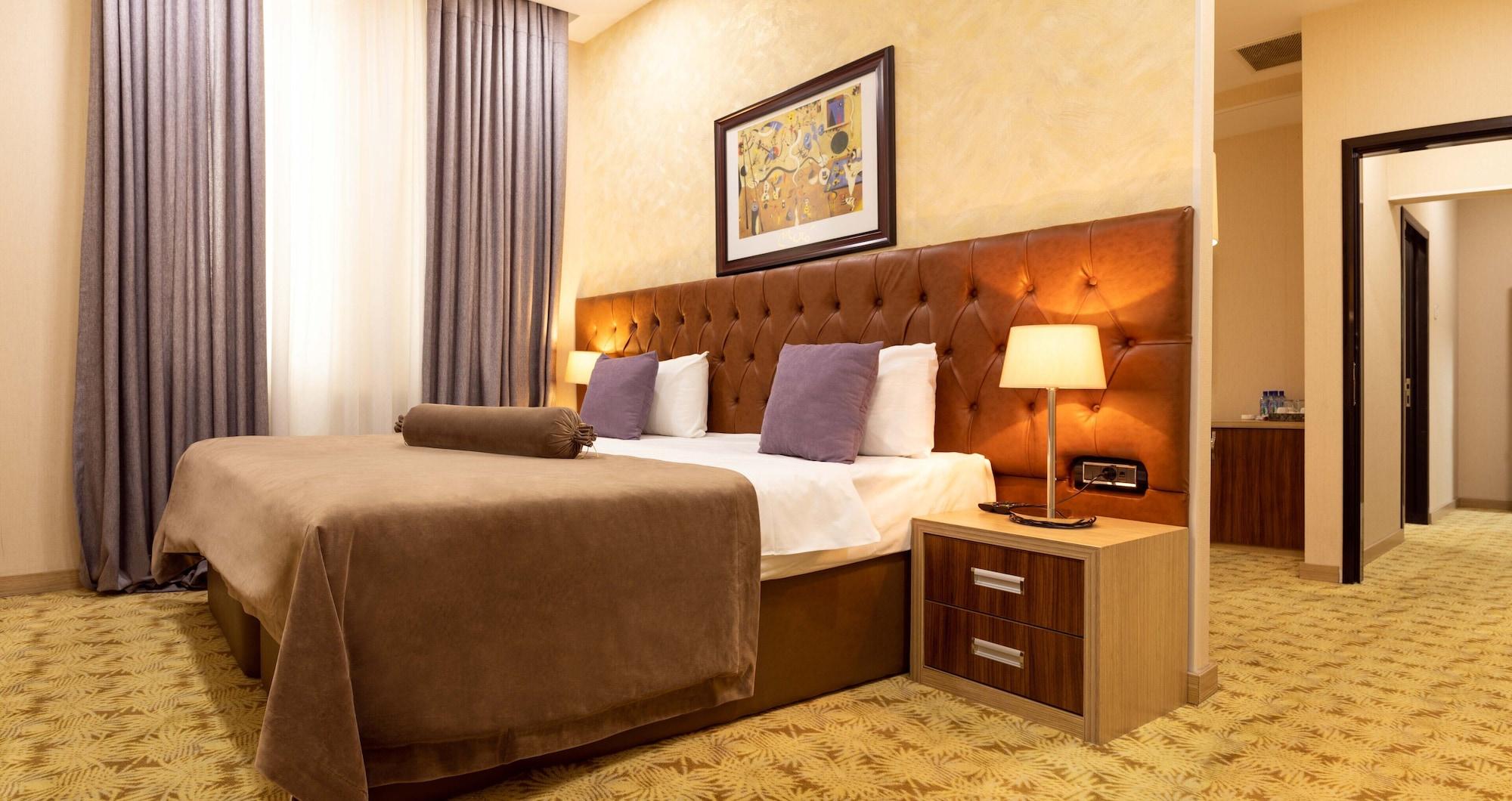 West Shine Hotel Baky Esterno foto