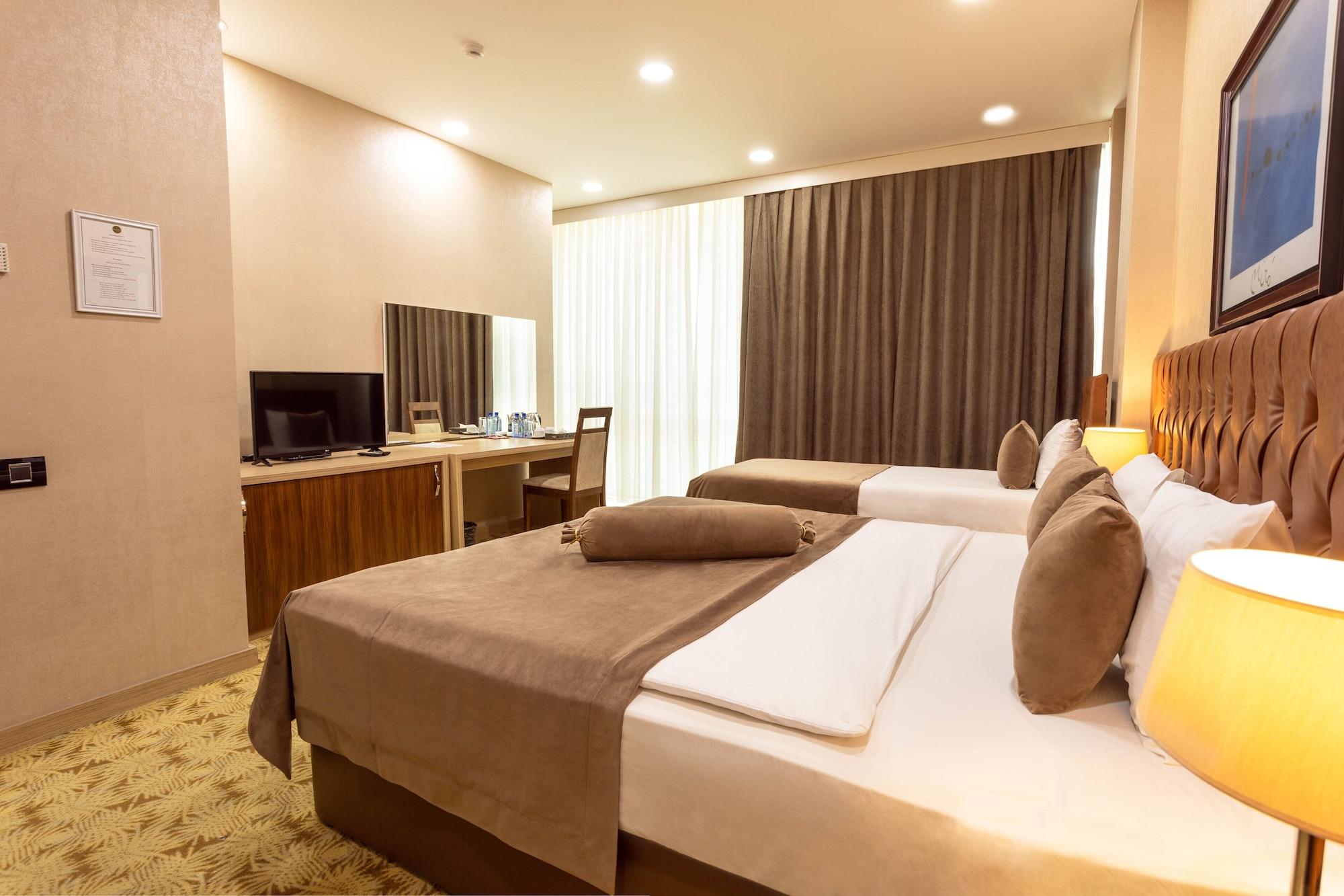 West Shine Hotel Baky Esterno foto