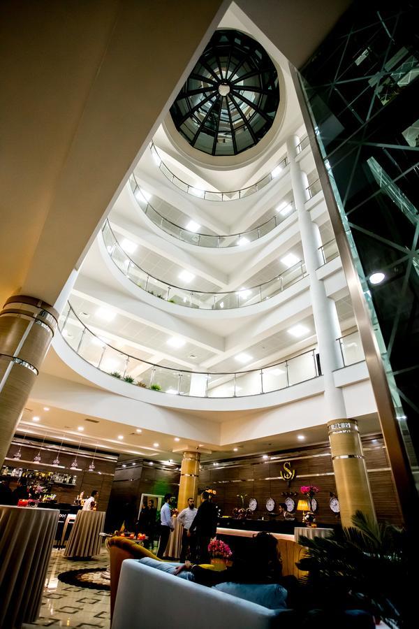 West Shine Hotel Baky Esterno foto
