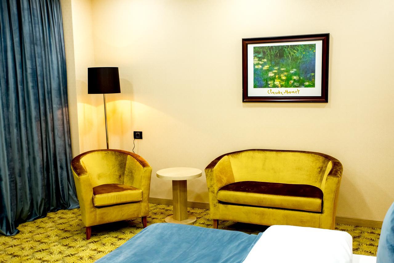 West Shine Hotel Baky Esterno foto