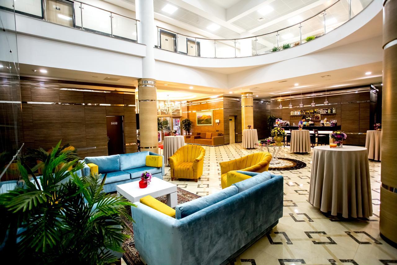 West Shine Hotel Baky Esterno foto