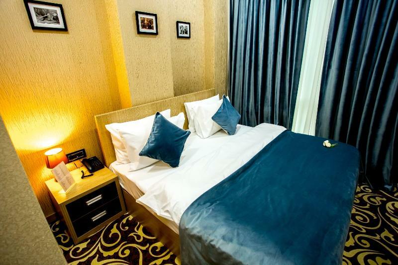 West Shine Hotel Baky Esterno foto