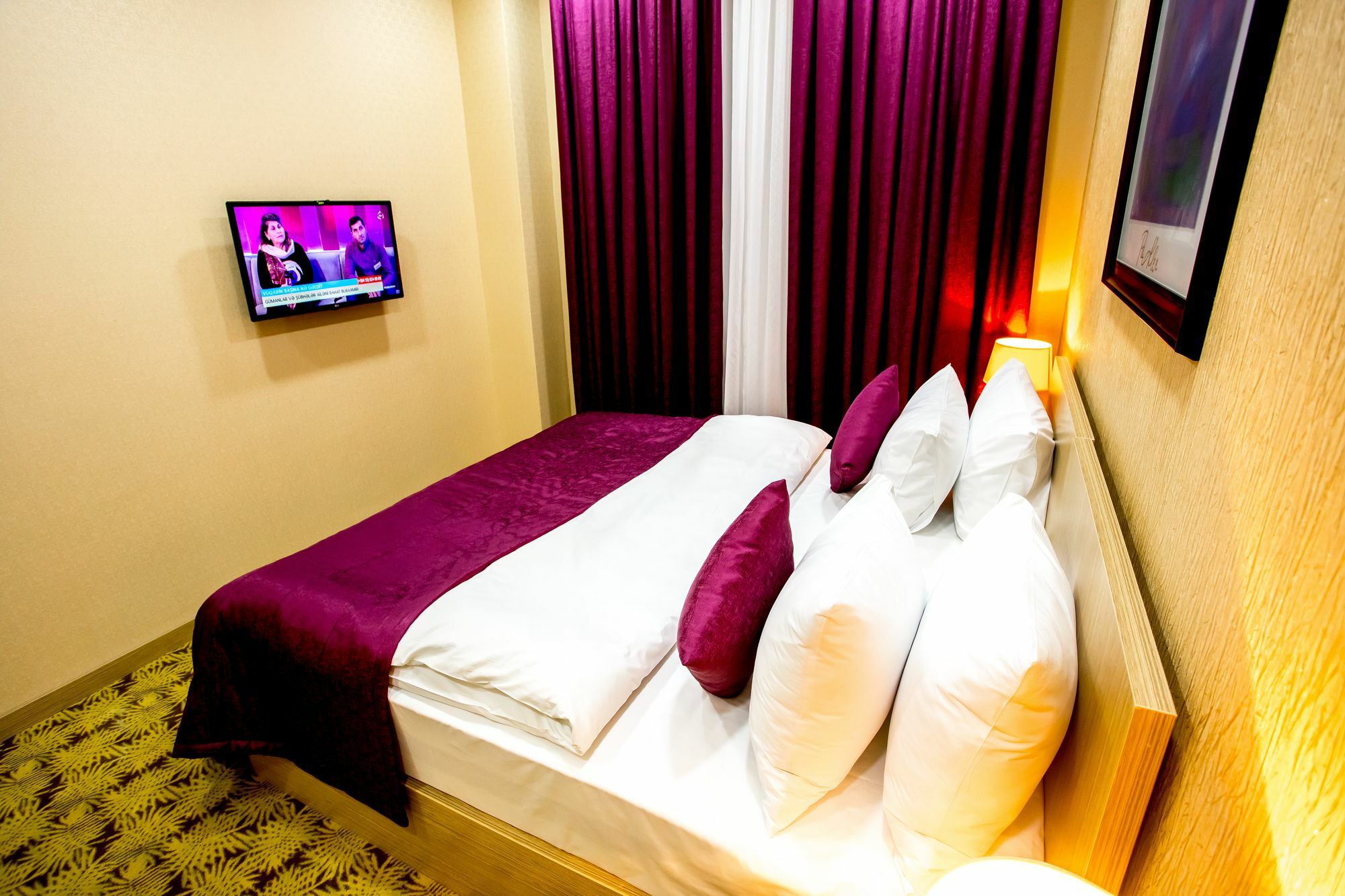 West Shine Hotel Baky Esterno foto